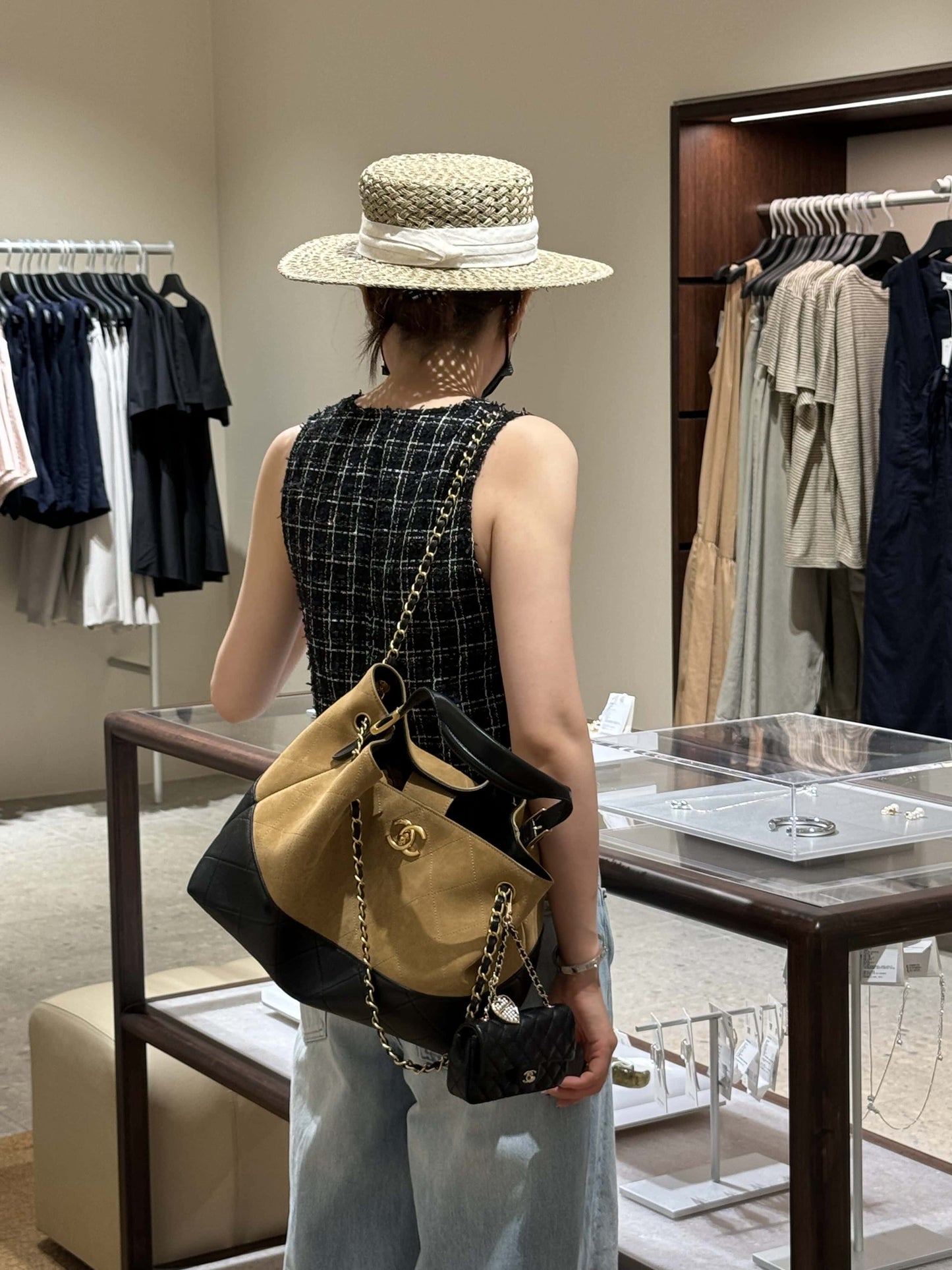 【シャネル】★秋冬のコーデに大活躍★HOBO バッグ★25A限定