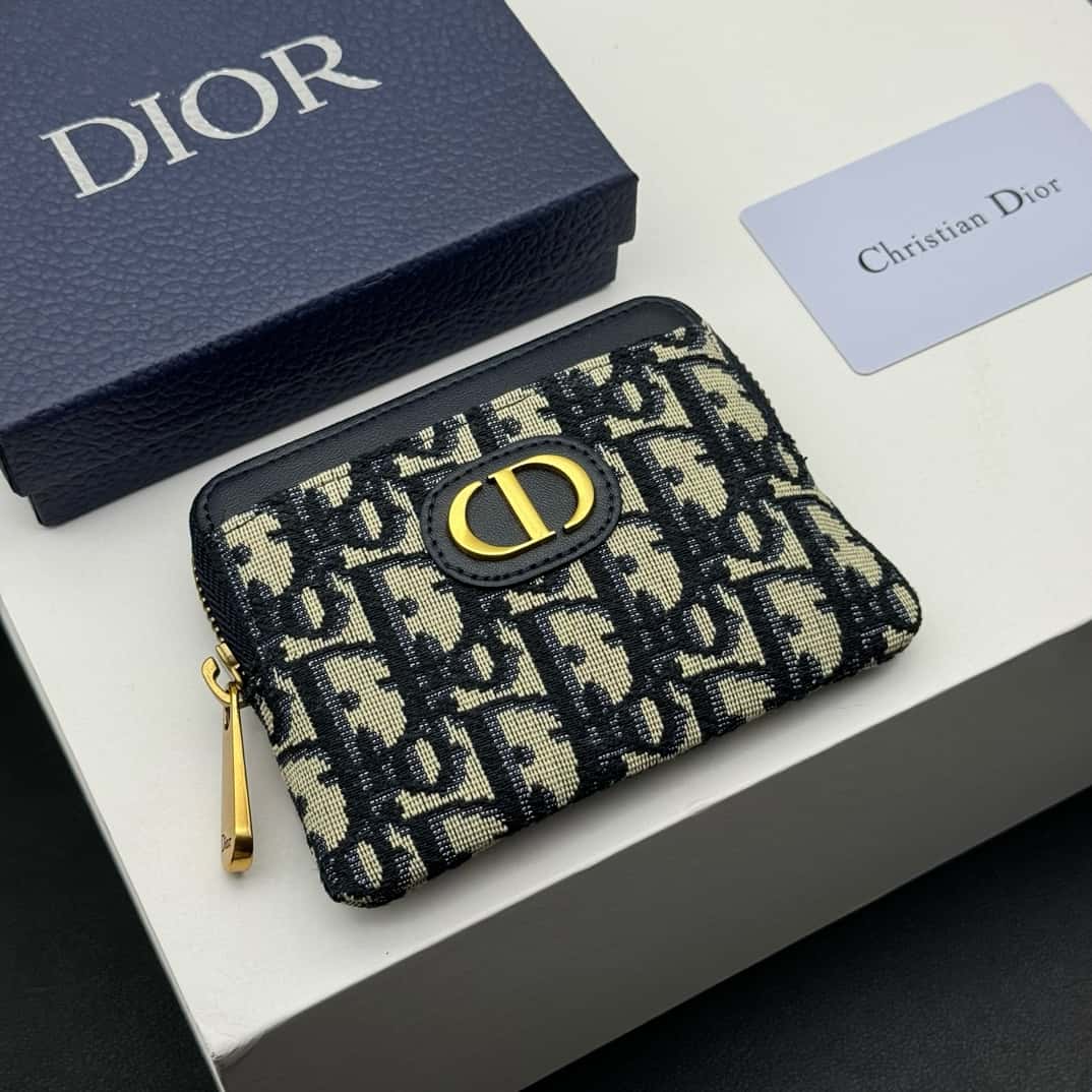 【ディオール】 ☆大人気 可愛い☆ 30 Montaigne ラベンダーウォレット