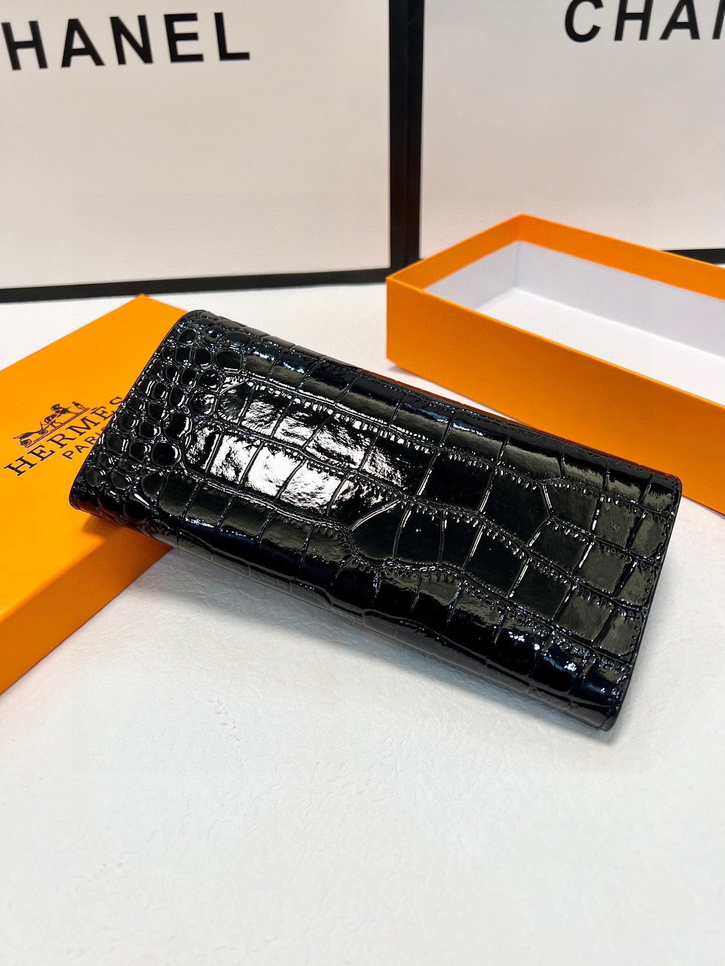 【エルメス】新作長財布 シャイニークロコ ノワール/金具