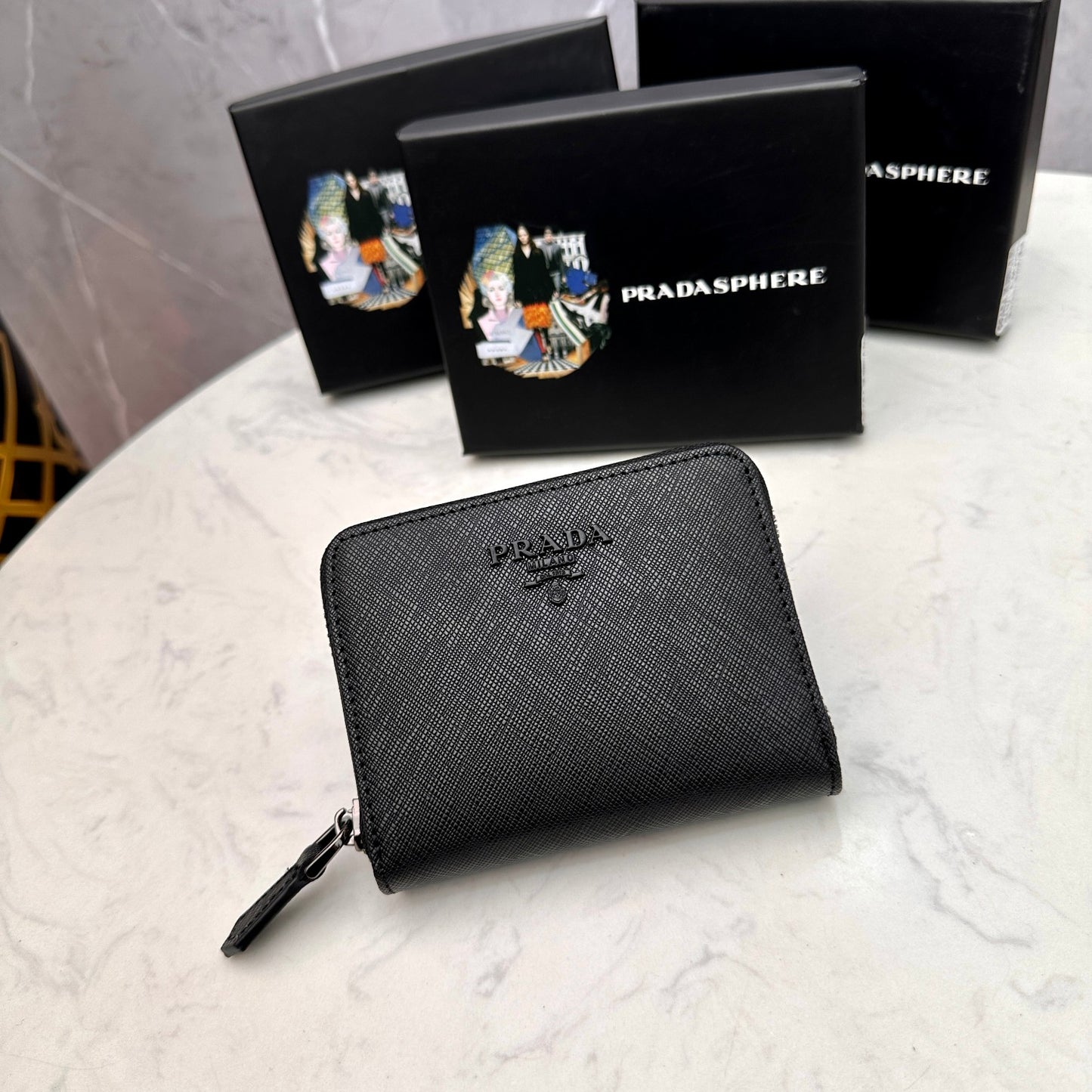 【プラダ】女性に人気のミニコインパース エレガントな印象 今だけ特価