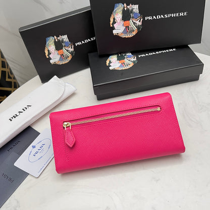 【プラダ】新作長財布 サフィアーノ素材で高級感満点
