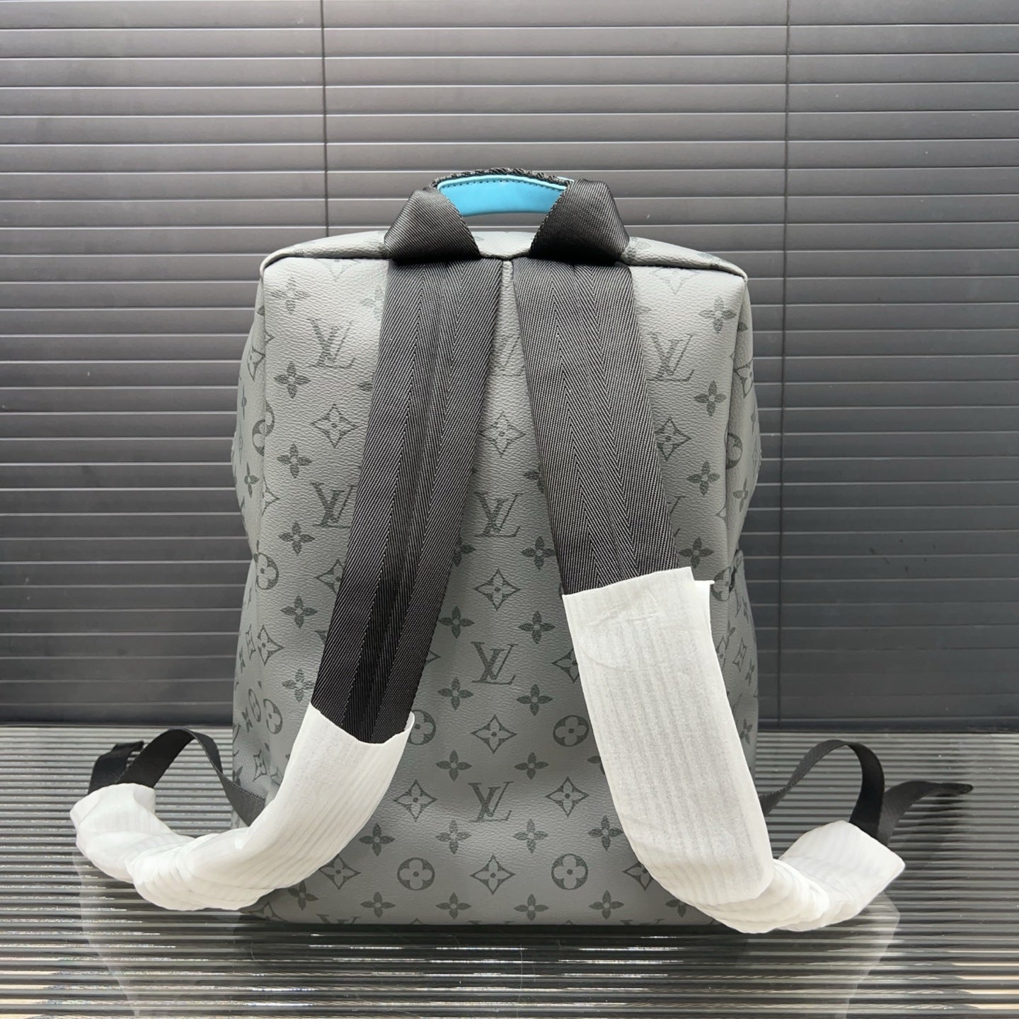 【ルイヴィトン】★ディスカバリー｜大容量で収納力抜群、どんなシーンにも最適♪数量限定販売中