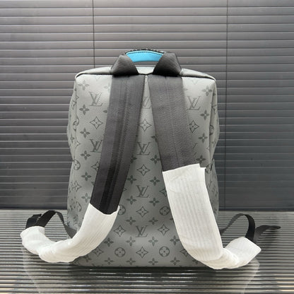 【ルイヴィトン】★ディスカバリー｜大容量で収納力抜群、どんなシーンにも最適♪数量限定販売中