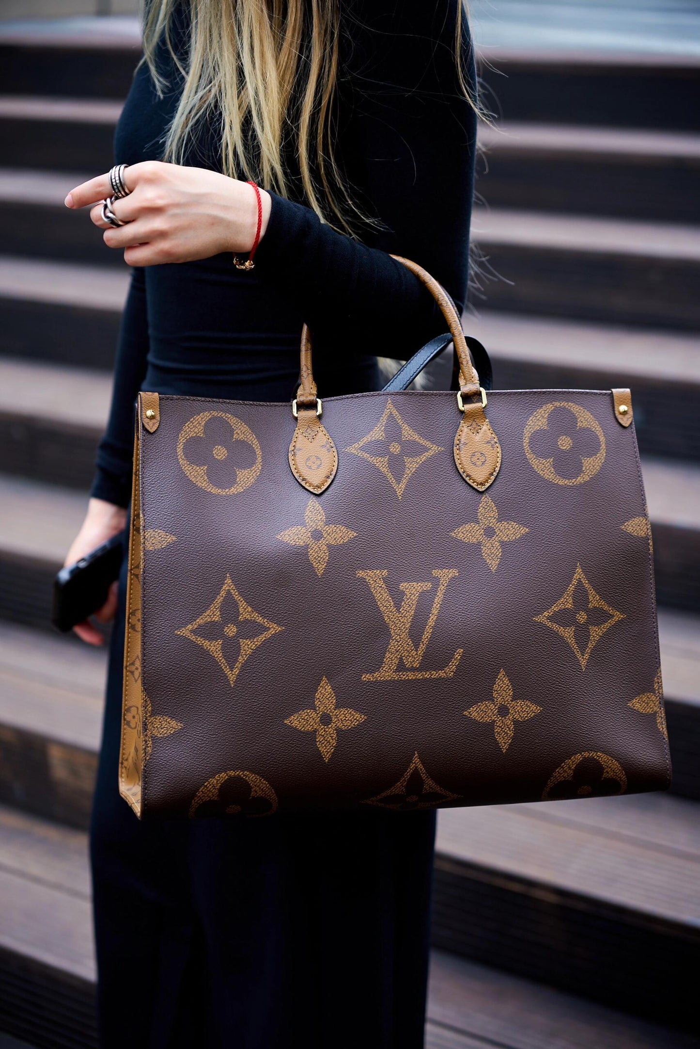 【ルイヴィトン】大人気★収納力抜群の大容量ユニセックストートバッグ M45320