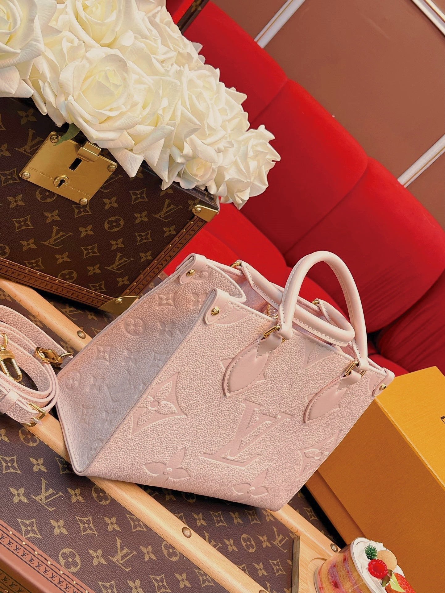 【ルイヴィトン】エレガントで可愛いデザイン★ レア オンザゴー PM