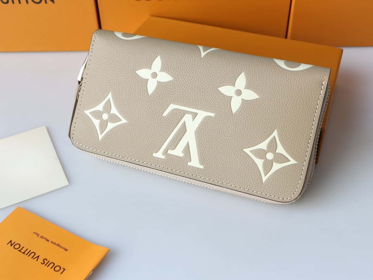 【ルイ・ヴィトン】大人気★男女共に人気★ジッピー・ウォレット ２色展開M80481 M69794