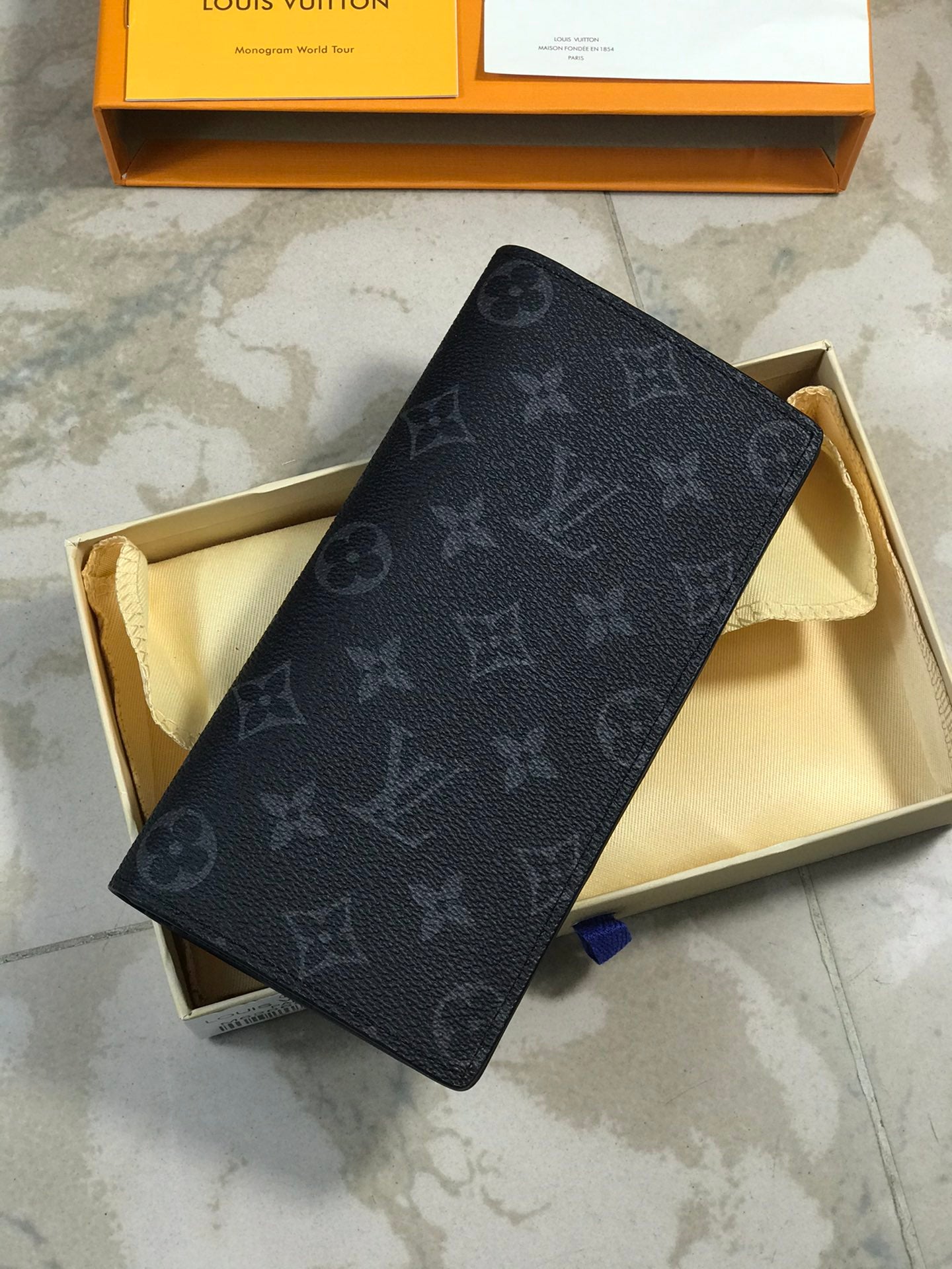 【ルイヴィトン】プレゼントに最適 長財布ブラッザ M61697