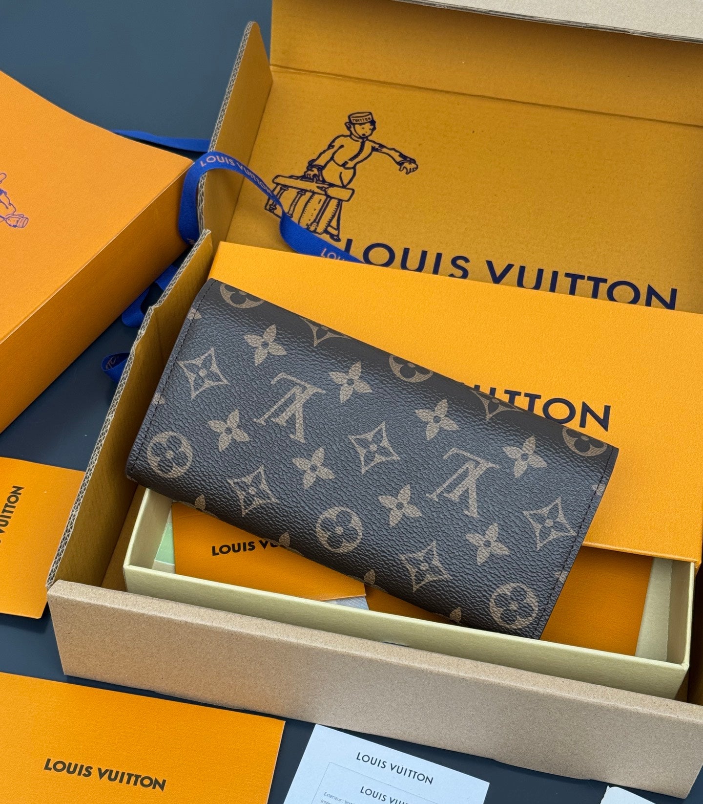 【ルイヴィトン】大人気☆  ポルトフォイユ・エミリー 財布 ギフト8色