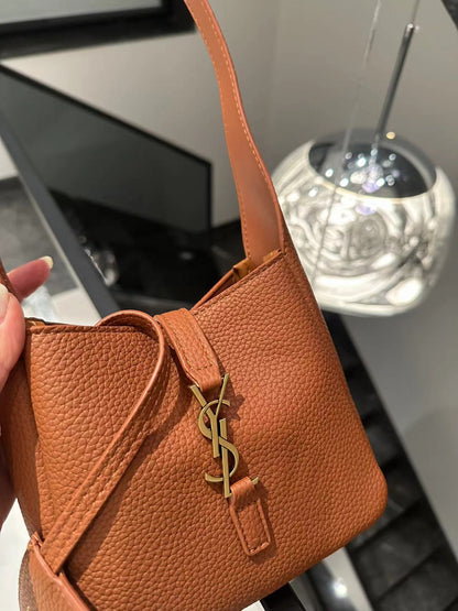 【サンローラン】LE5A7 BABY ソフト グレインレザー