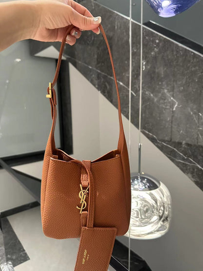 【サンローラン】LE5A7 BABY ソフト グレインレザー