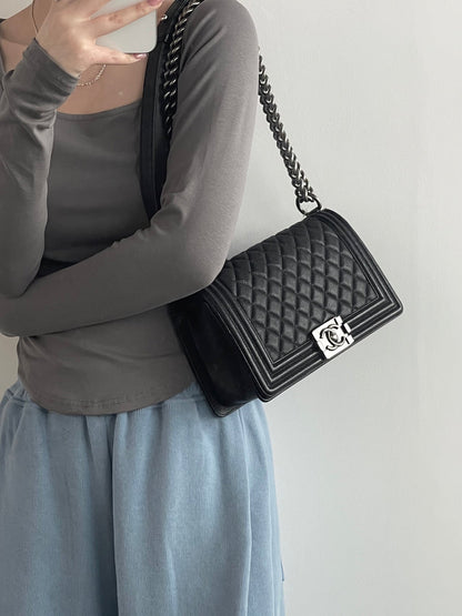 【シャネル】 新作 ボーイ シャネル バッグ カーフスキン-選べる2色
